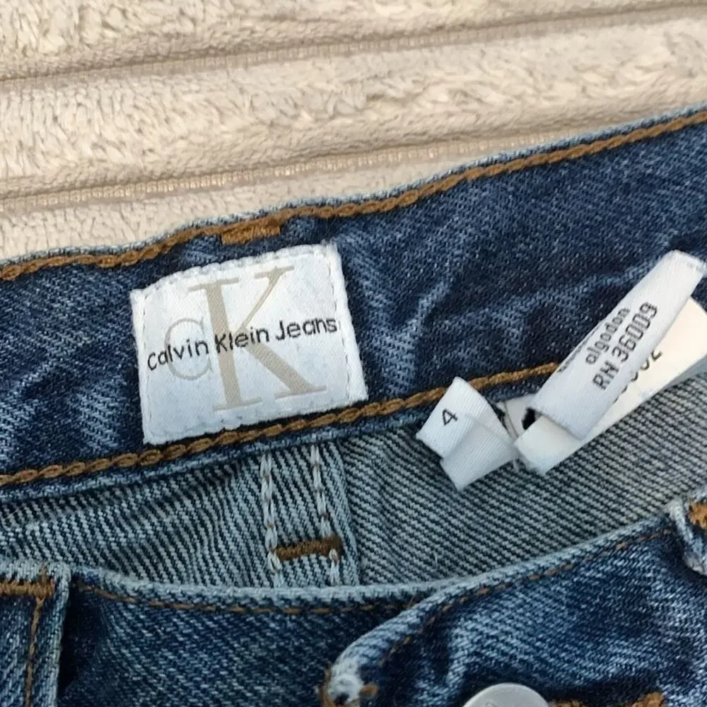 Vintage Calvin Klein CK Jean Shorts Size 4 Dark Wash Easy Fit High Rise Denim - Picture 9 of 10
